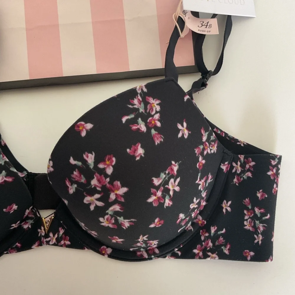 Victorias Secret Love Cloud Black Floral Push Up Plunge Bra Size 34B NWT